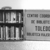 Maleta viajera del antiguo Centro Coordinador Provincial de Bibliotecas